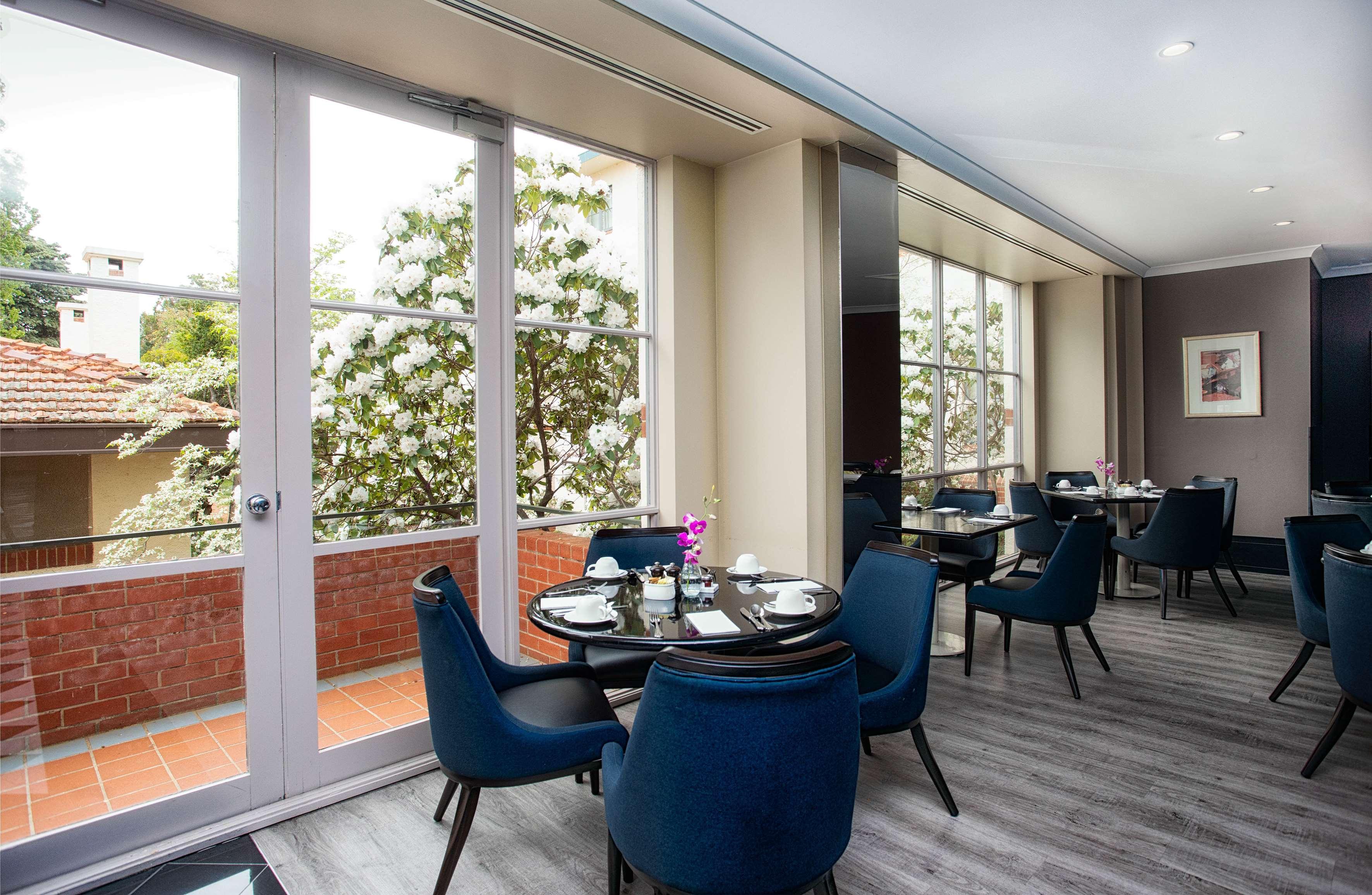 Hyatt Hotel Canberra - A Park Hyatt Hotel Extérieur photo The Club at the InterContinental Santiago
