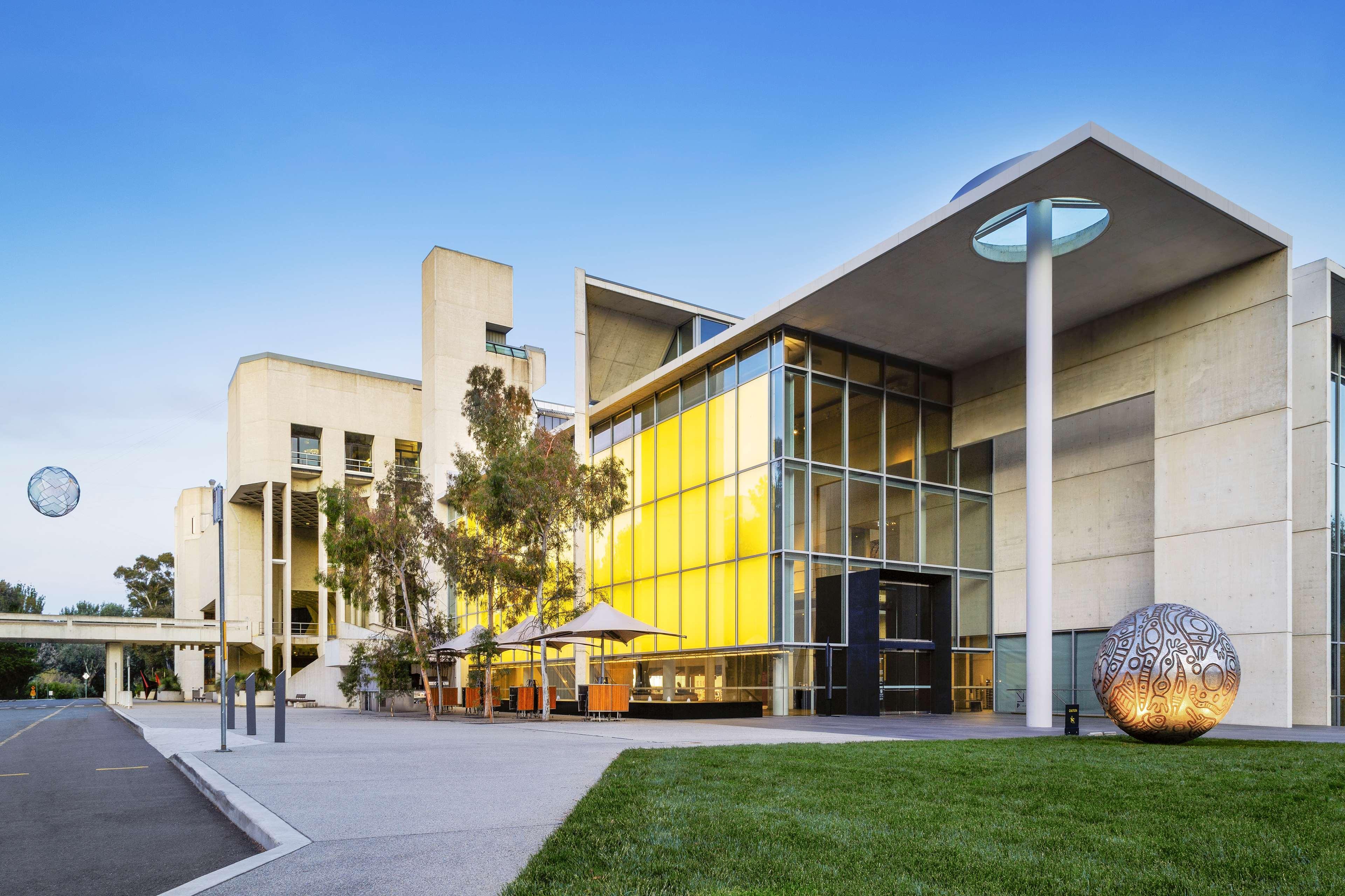 Hyatt Hotel Canberra - A Park Hyatt Hotel Extérieur photo The National Institute of Dramatic Art